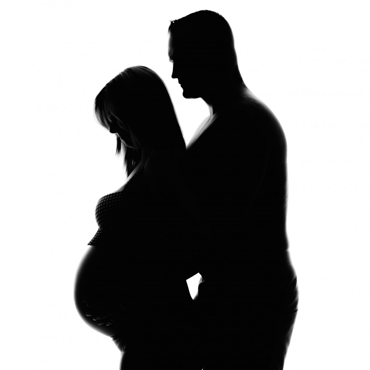 Paar mit schwangerer Frau